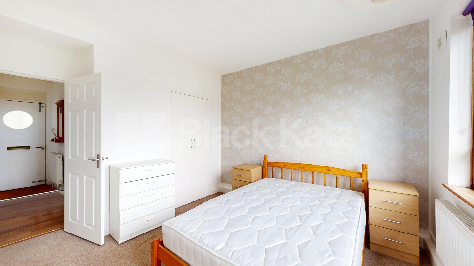 			2 Bedroom, 1 bath, 1 reception Flat			 Birkenhead Street, Kings Cross